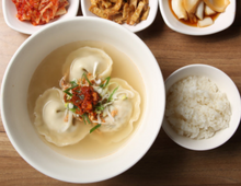 이미지를 갤러리 뷰어에 로드 , 이북식 만두국 3인분 (100% 수제만두)
