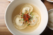 이미지를 갤러리 뷰어에 로드 , 이북식 만두국 3인분 (100% 수제만두)
