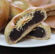 Load image into Gallery viewer, 보리담은 경주빵 / 찰보리빵 Sticky Barley Bread / Sticky Barley Gyeongju Bread 30pcs
